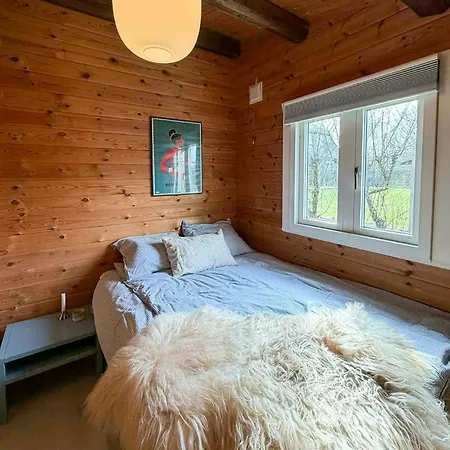 度假居 Log With Water Views Near Fjellerup
