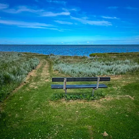 度假居 Log With Water Views Near Fjellerup *